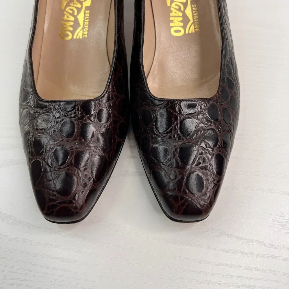 Salvatore Ferragamo kitten from